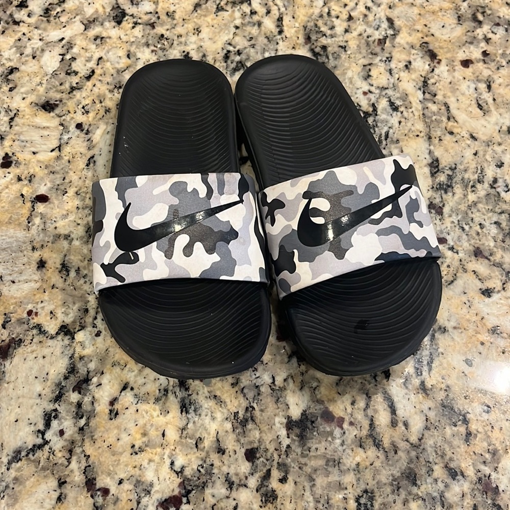 Boys, Nike size 3 pool slides, black and white camo